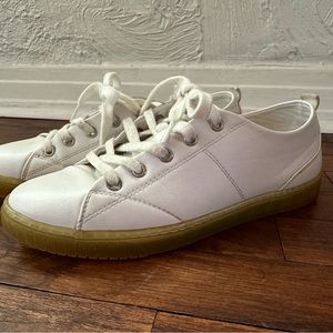 SOLD⭐️ White Leather Tennies, size EU 39/US 8-8.5⭐️
